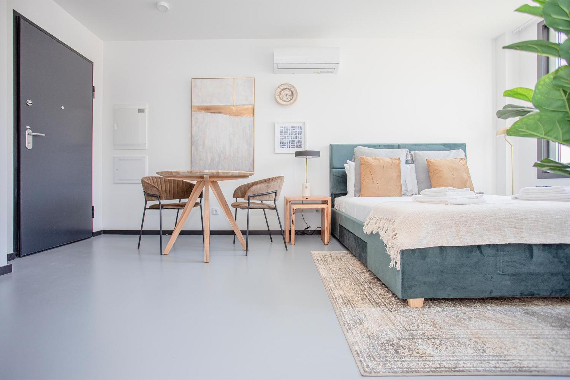 Liiiving In - Design Apartment *