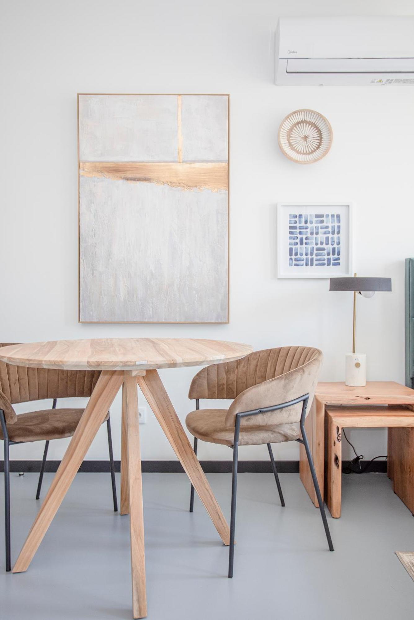 Liiiving In - Design Apartment